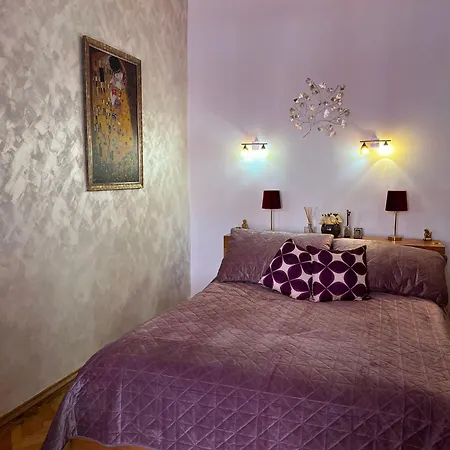 Vintage Luxury Old Apartment *