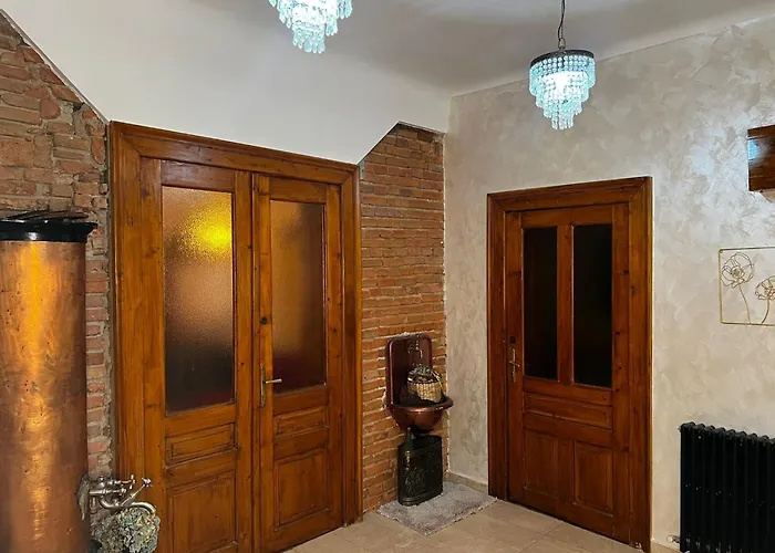 Vintage Luxury Old Apartament