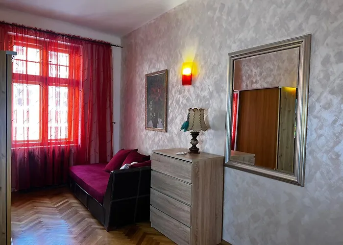 Vintage Luxury Old Apartment *