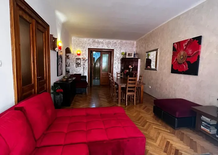 Vintage Luxury Old Apartament